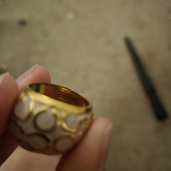 Coach Ring - Picture 4 of 4